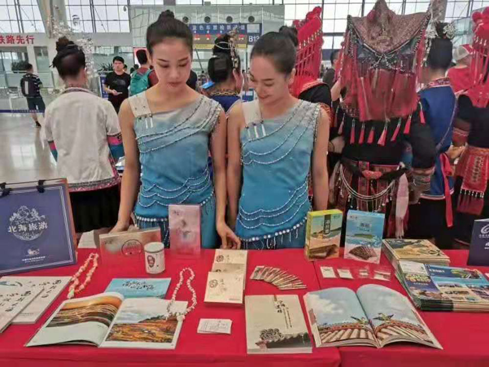 搭乘首發(fā)高鐵，海真珠珍珠粉抵達(dá)東方明珠